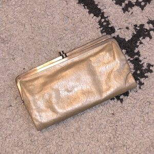 Hobo Lauren Magnetic Clutch